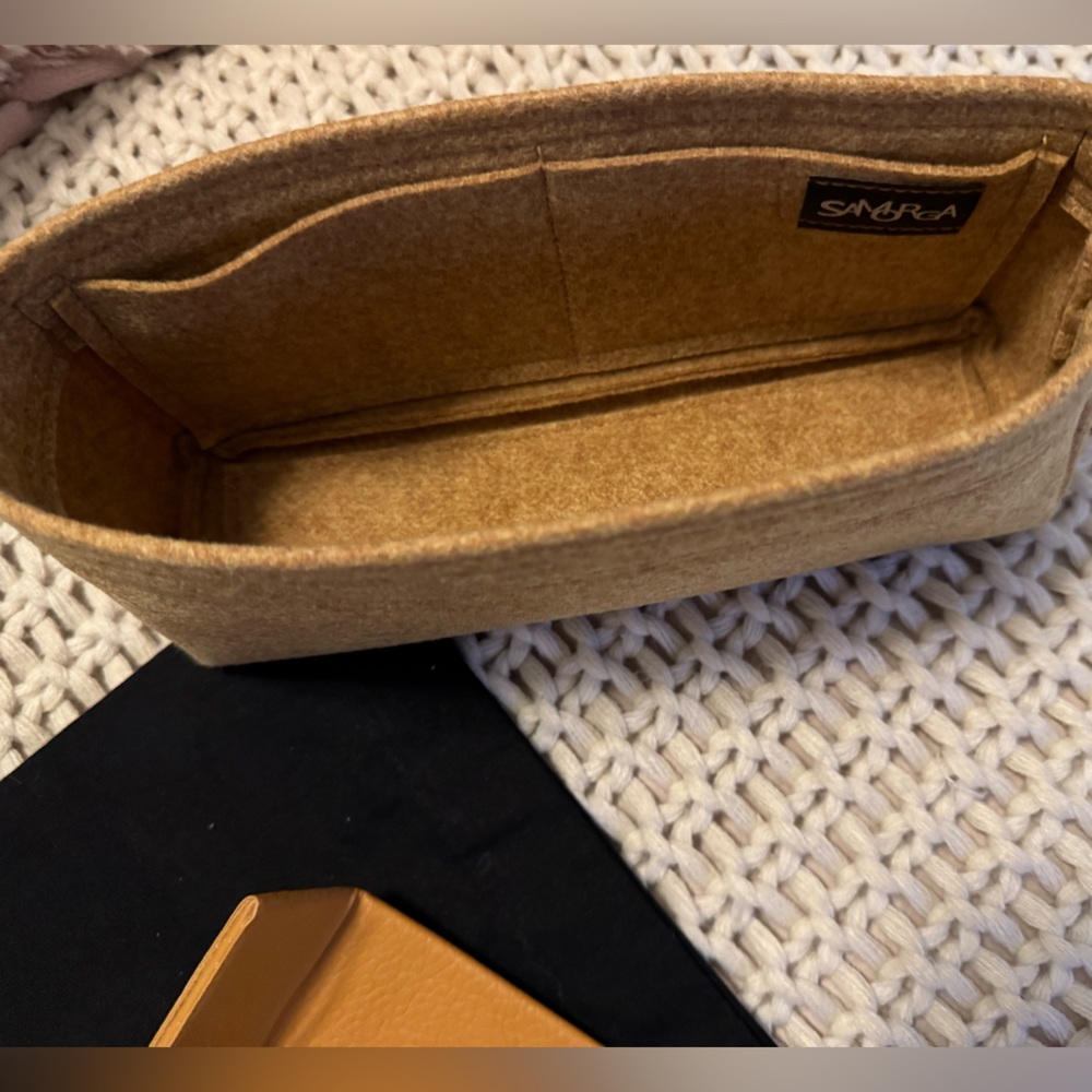 Samorga organizer and leather base shaper for Chanel 19 (smaller) size